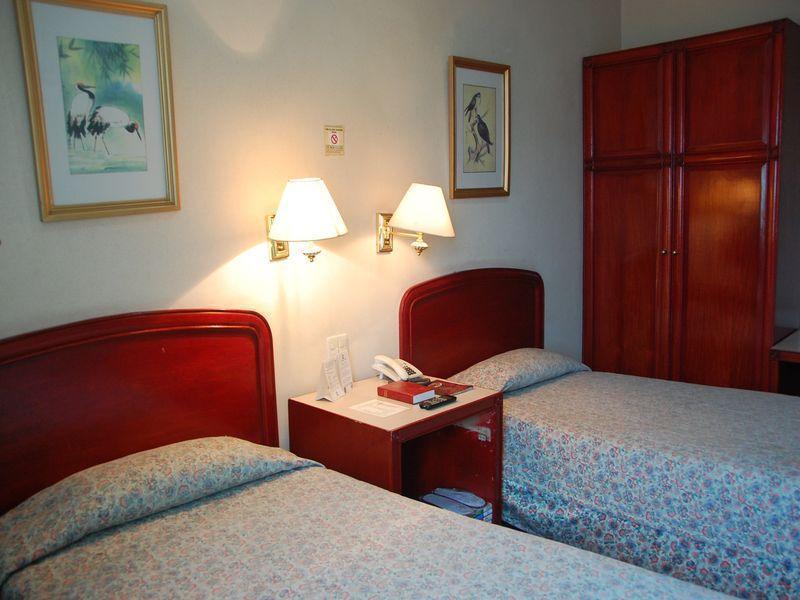 Great Eastern Hotel Кесон-Сити Экстерьер фото